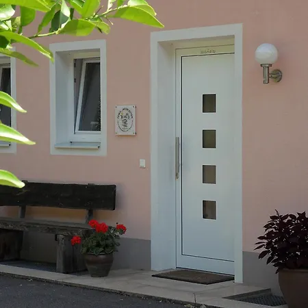 In Der Weinleiten アパート