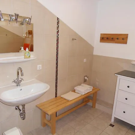 アパート In Der Weinleiten